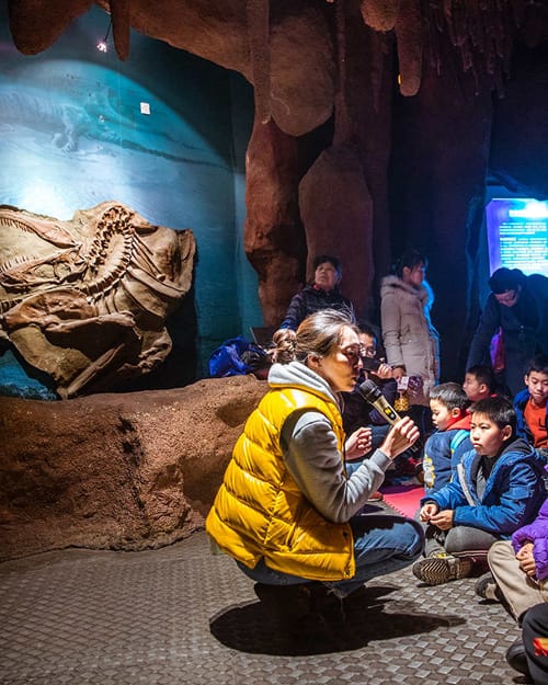 �������